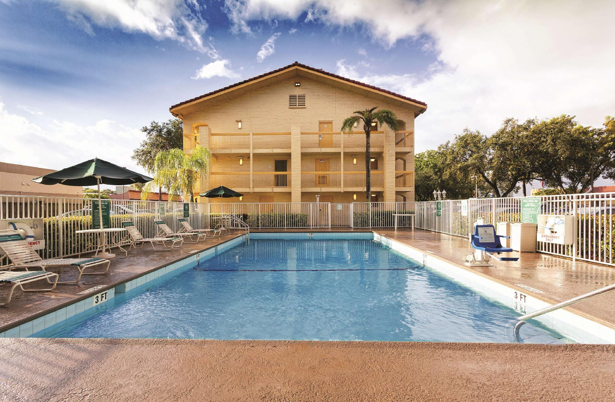 La Quinta Inn By Wyndham Miami Airport North Miami Springs Eksteriør bilde